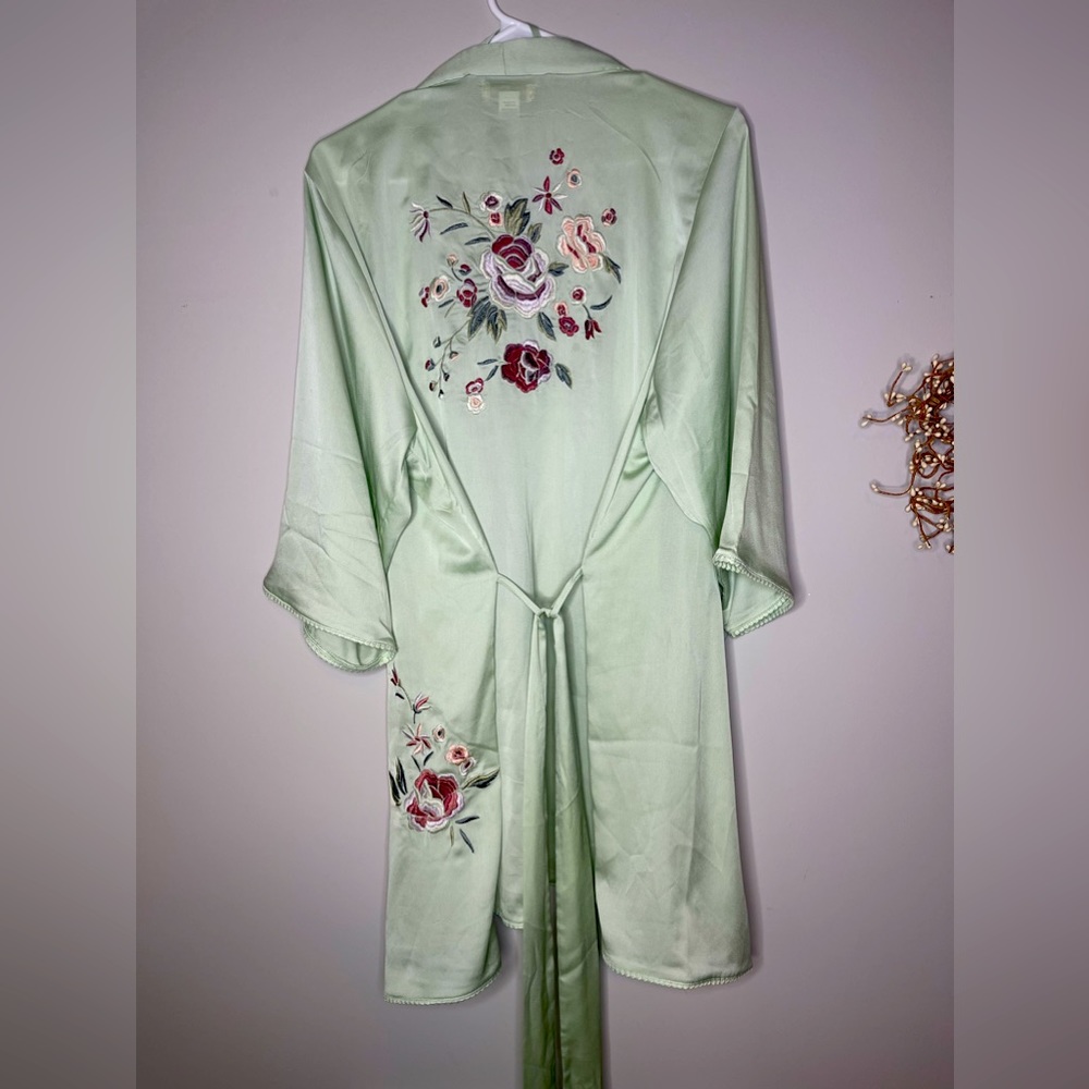 *FINAL PRICE* World Market light green embroidered knee length bath robe/ kimono